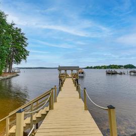 'Sunset Central' - Lake Norman Getaway with Dock