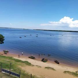 Atardecer Ituzaingó Cabaña frente al río, hotell sihtkohas Ituzaingó