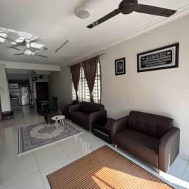 SBFAM HOMESTAY SHAH ALAM SEKSYEN 7 - NEAR i-CITY AND UITM, ξενοδοχείο σε Shah Alam