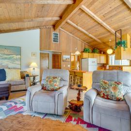 1/8 Mi to Neskowin Beach! Cozy Oregon Coast Home, viešbutis mieste Neskowin