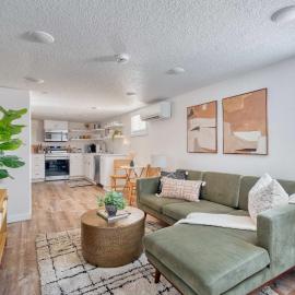 Stay Portland - Private Portland Group Getaway, Sleeps 12