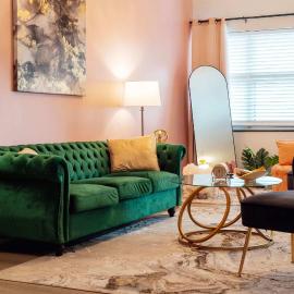 Sanctuary Co 205 Main St Downtown Johnson City, hotell i Johnson City