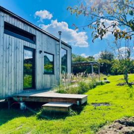 Tinyhouse au coeur d'un vignoble, hotel in Floreffe