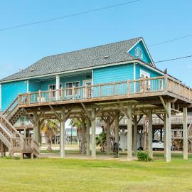 Island Livin - Your Family's Seaside Clubhouse!