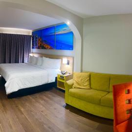Days Inn & Suites by Wyndham Tampa Fairground-Casino-Ybor, hotel v destinaci Tampa