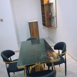 Ike Service Apartments, hotel u Overiju