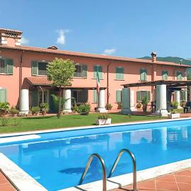 Stunning Apartment In Querceta With Wifi