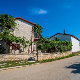 Apartments with parking space Krnica, Marcana - 7358, Hotel in Krnica