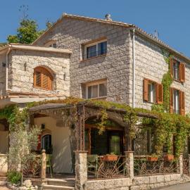 Auberge U n'Antru Versu、San-Gavino-di-Carbiniのホテル