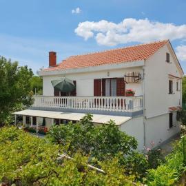 Apartments Bijelic, hotel in Šilo