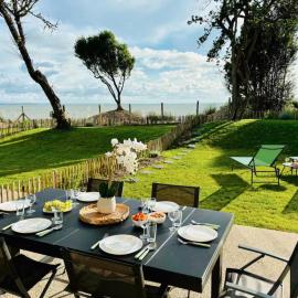Séjour prestige - vue mer et accès privé à l'océan, hotel in Angoulins-sur-Mer