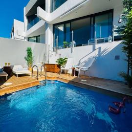 Luxury Hillside Villa, Private Pool, Ocean & Golf View