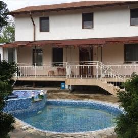 Country House БатЖоро, hotel a Zelenikovo