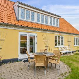 Stort byhus i centrum af Skagen – hotel w mieście Skagen