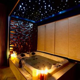 Flower Suite & Spa, air-conditioned and beach, hotel in La Seyne-sur-Mer