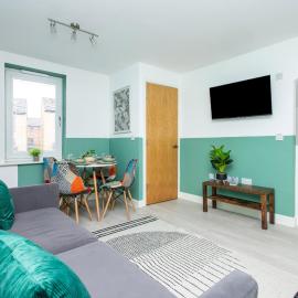 Carnforth 91 by Alt-Stay Contractor Accommodation - 2 Bed En-suite Contractor Home With Parking, Wi-Fi & Full Kitchen - Ideal For Long stays