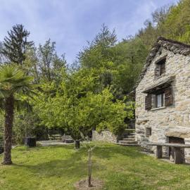 Holiday Home Rosa by Interhome, hotel a Agarone