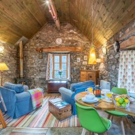 Holiday Home The Romantic Bothy by Interhome, hotel in Invermoriston