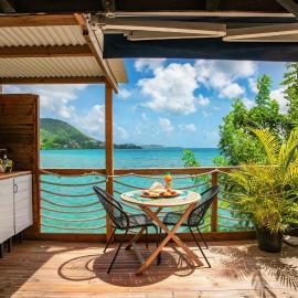 Studio Corail suspendu au dessus de la mer