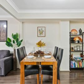3BR Townhouse Stylish Living in Sunnybank Hills