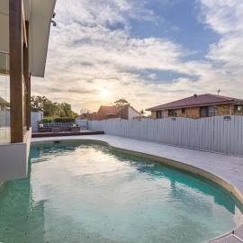 Sunnybank Hills Retreat 4BR Home with Pool and Backyard