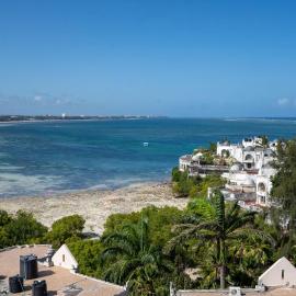 Ocean Cliff Homes 4 bedroom shared apartment, hotel in Mombasa