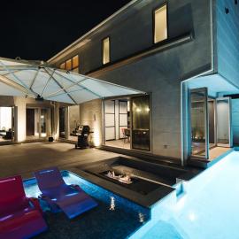 The Pool House Tokyo Bay, хотел в Narashino