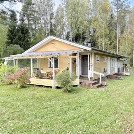 Sopiva Mökki Lähellä Tuurin Kyläkauppaa、アラブスのホテル