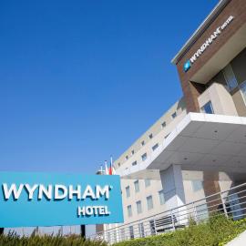 Wyndham Santiago Aeropuerto, hotel v destinaci Santiago