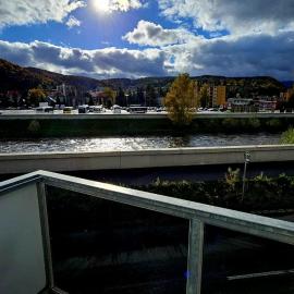 Hron River View Apartment 24h Self check -in Free Parking, hotel a Banská Bystrica