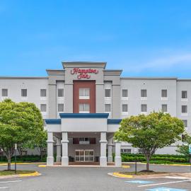 Hampton Inn Gainesville-Haymarket، فندق في جاينسفيل
