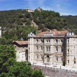 Suite romantique d'Isoarde des Baux - Château de Rochetaillée، فندق في Saint-Uze