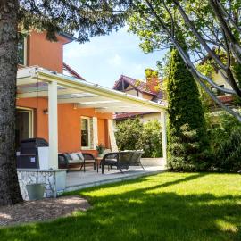 Golden Villas - Elegant Family Villa with Garden near Krakow