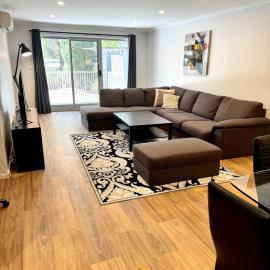 Comfortable & Spacious -2bd 2bth - Braddon: Canberra şehrinde bir otel