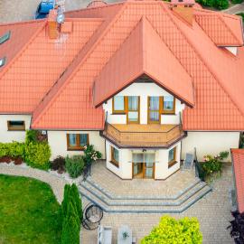 Kobyłka में, होटल Golden Villas - Elegant Family Villa with Garden near Warsaw