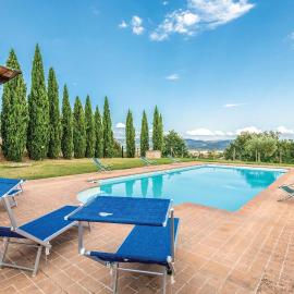 Seranna 4, hotel in Papiano