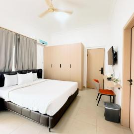 Golden Crystal Hotel in East Legon