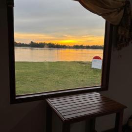 Vera Sunset homestay local experience with lao family, hotel in Muang Không