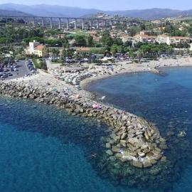 La casetta di Ale sul mare, hotel u Imperiji