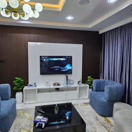 MOTF Home, hotel a Okunola