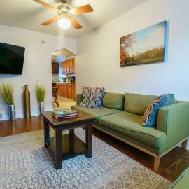 피츠버그에 위치한 호텔 3 BR Southside Pad - Sleeps 8 - Amazing Location