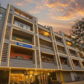 FabHotel Seven Hills - Nr Mumbai International Airport