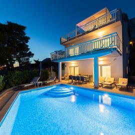 Villa ELLA ESTELLE with a heated pool, hot tub, sauna