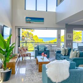 Coolum Beachfront Luxury for Family and Friends
