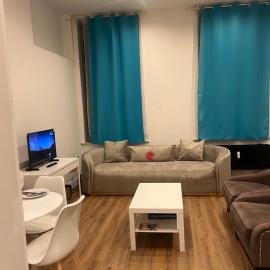 The central stay, מלון בMellet