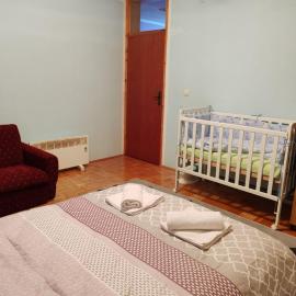 Apartman Dačo، فندق في Vlasenica