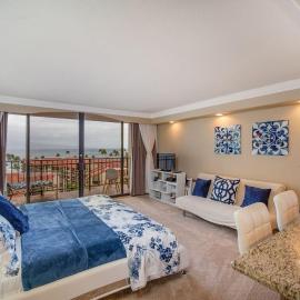 Kaanapali Shores 942 · KS 942 Spacious Top Floor Studio w Ocean, hotel in Kahana
