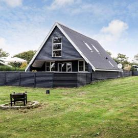 Pet Friendly Home In Humble With Sauna, hotel i Humble