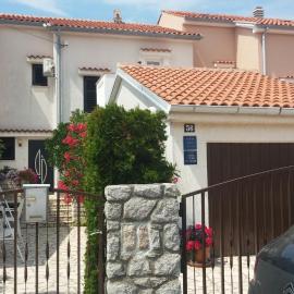 Apartment Melina, hotel in Omišalj
