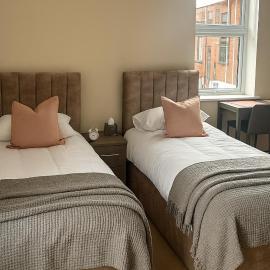 Bolton Studio Apartment with Free Parking Fast WiFi for Contractors
